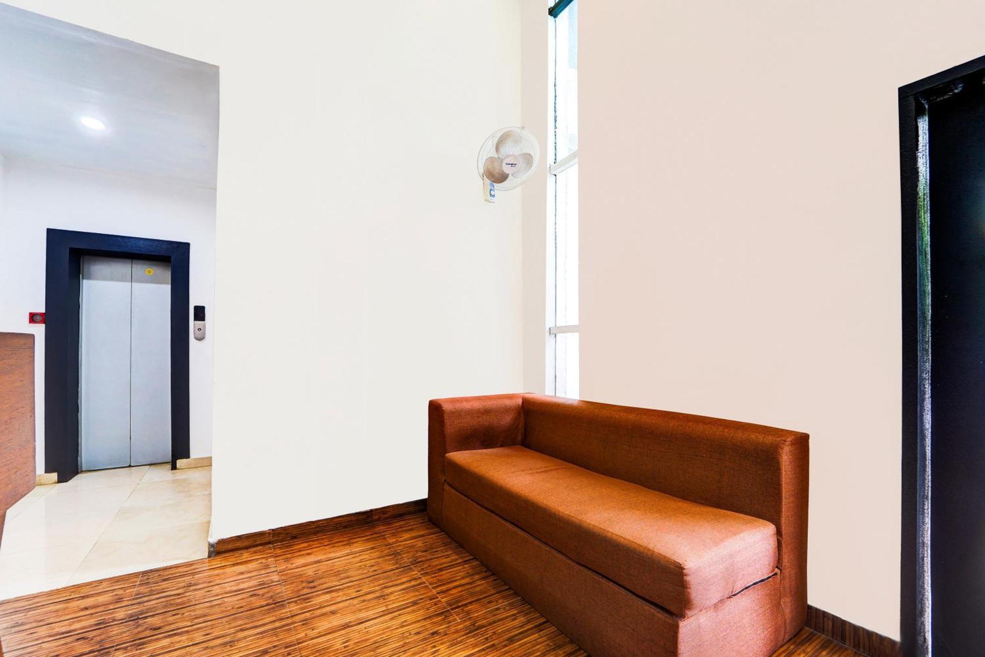Super Collection O Kazhakuttam Near Al Saj Convention Centre Hotel Andurkonam Exterior photo